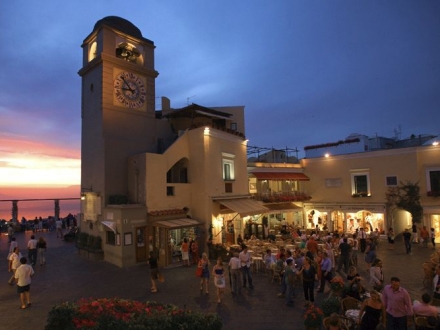 Capri, Piazzetta adiac. locale commerciale mq 100 c.a.